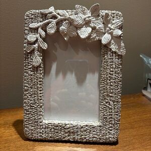 Picture Frame Textured Floral 3.5” x 5.5”